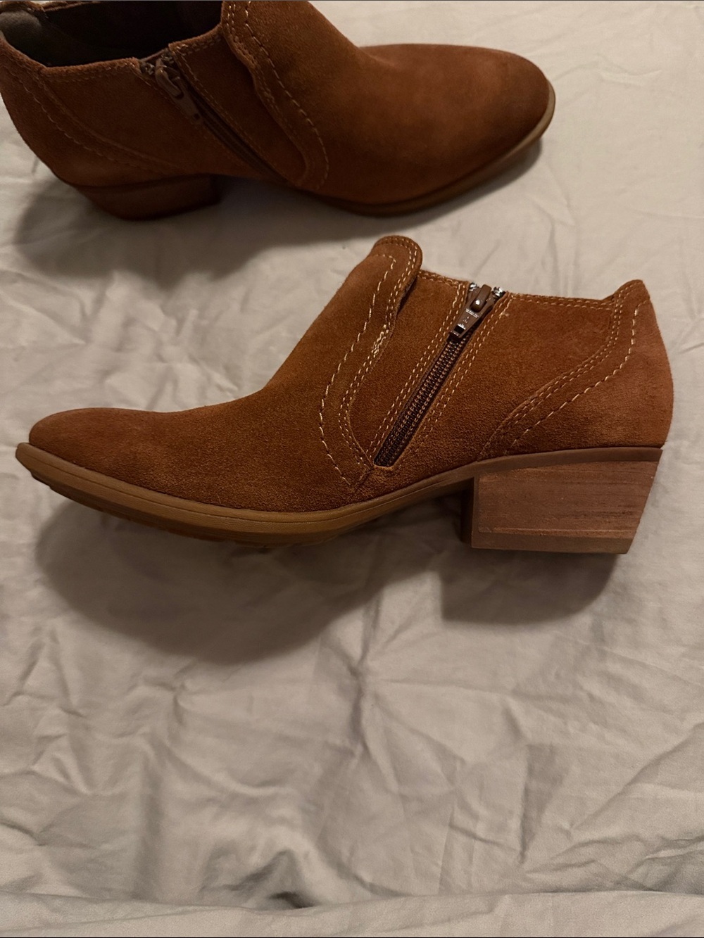 Earth Women's Ankle Booties in Cognac Brown Size 8 - Picture 4 of 5